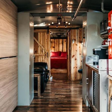 Bourbon Trail: Caboose On The Farm Lawrenceburg Exterior foto